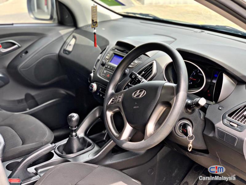 Hyundai Tucson 2.0-LITER ECONOMY FAMILY SUV Manual 2014 - image 10