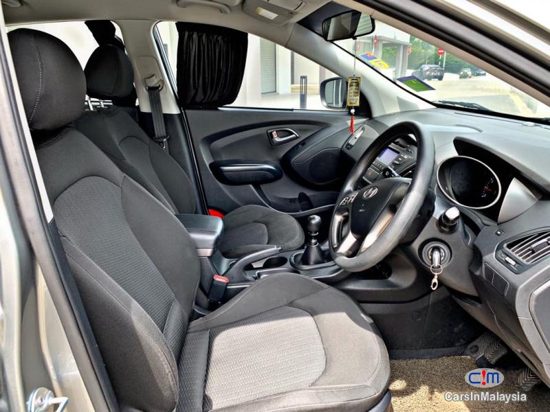 Hyundai Tucson 2.0-LITER ECONOMY FAMILY SUV Manual 2014 - image 12