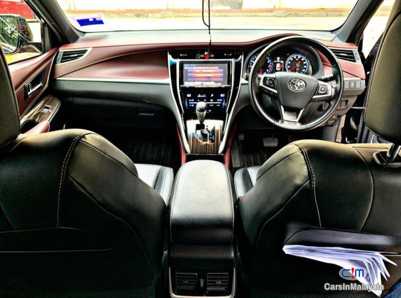 Toyota Harrier 2.0-LITER LUXURY FAMILY SUV Automatic 2015 - image 9