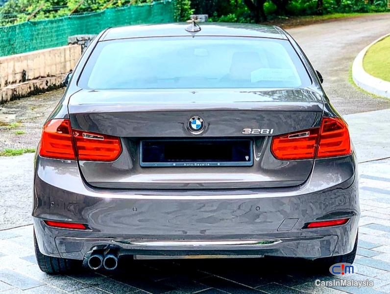 BMW 2.0-LITER LUXURY SEDAN Automatic 2012 - image 4