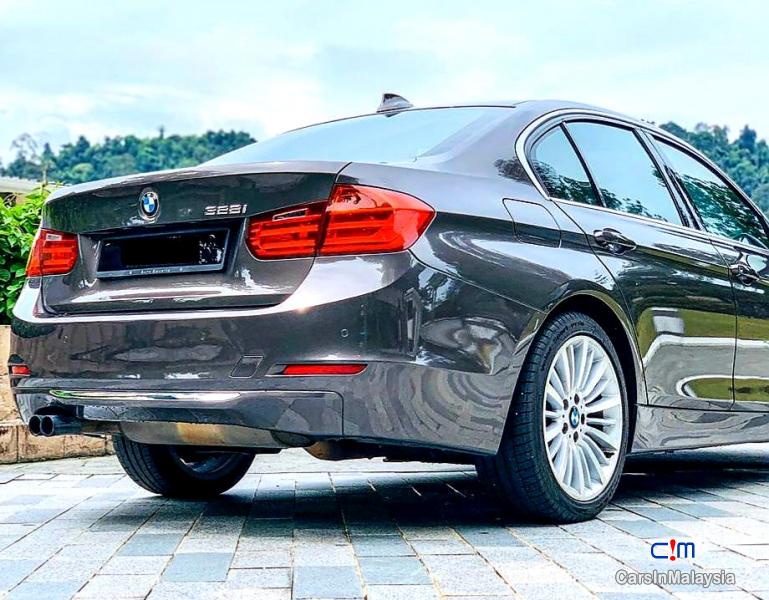 BMW 2.0-LITER LUXURY SEDAN Automatic 2012 - image 5
