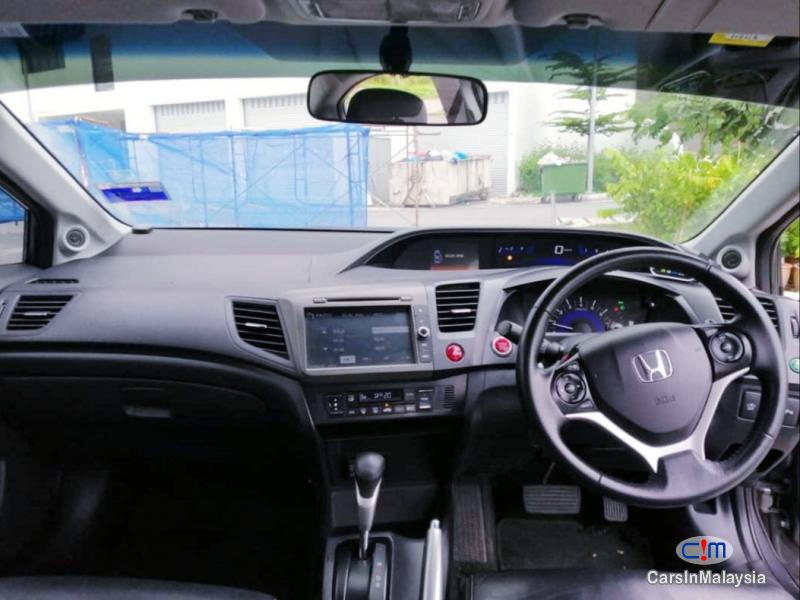 Honda Civic 2.0-LITER LUXURY SEDAN Automatic 2014 in Kuala Lumpur - image