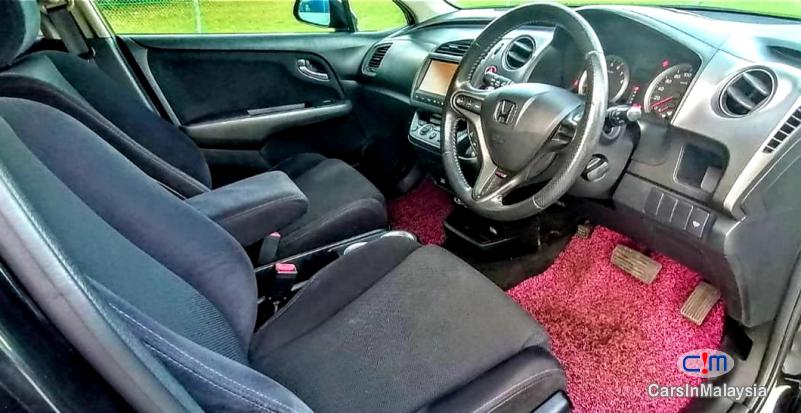 Honda Stream 2.0-LITER LUXURY FAMILY MPV Automatic 2008 - image 13