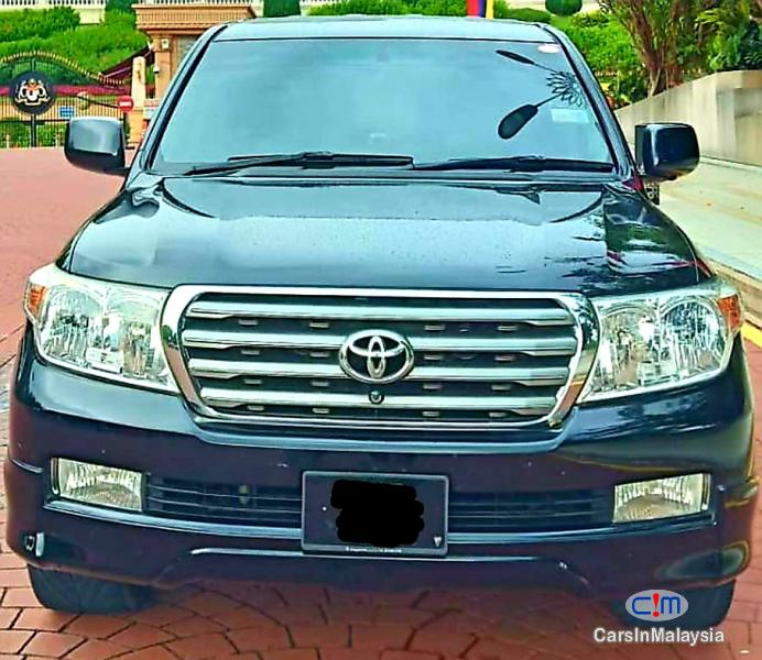 Toyota Land Cruiser 4.6-LITER V8 ENGINE LUXURY SUV Automatic 2011 in Kuala Lumpur