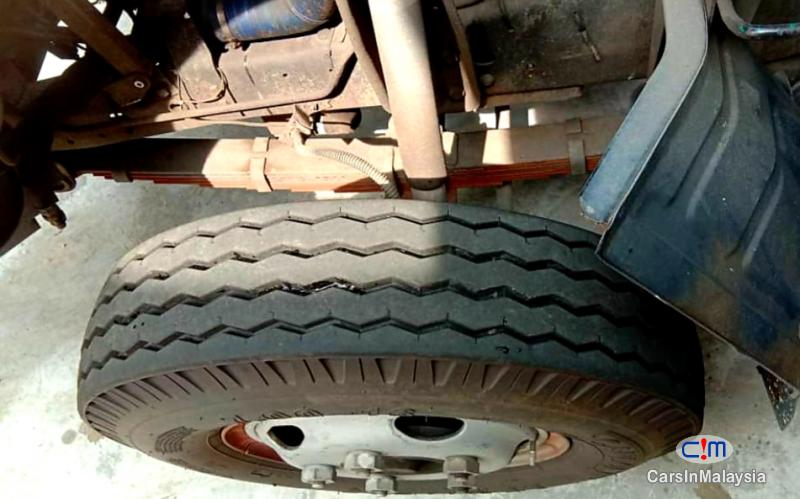 JBC SY1044DVP 3.2-LITER 3 TAN LORI RAGRID KARGO Manual 2011 in Malaysia - image