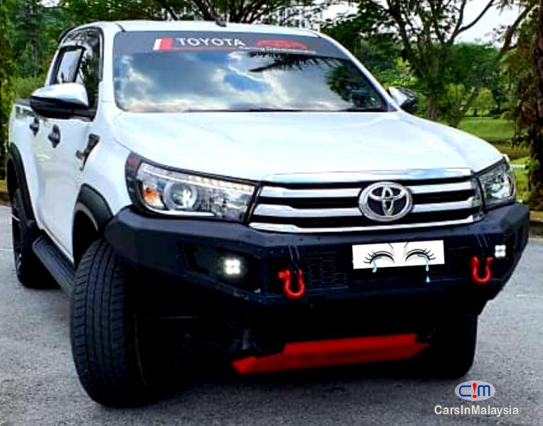 Toyota Hilux 2.8-LITER 4x4 DOUBLE CAB DIESEL TURBO Automatic 2017 - image 2