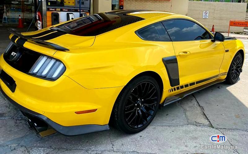 Ford MUSTANG 2.3-LITER LUXURY SUPER SPORT CAR Automatic 2016 - image 2