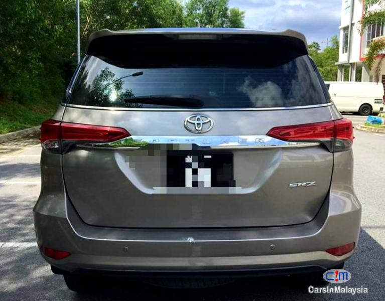 Toyota Fortuner 2.7-LITER 4WD 7 SEATER LUXURY FAMILY SUV Automatic 2017 - image 3