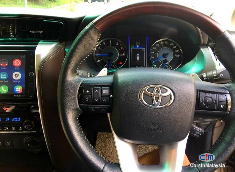Toyota Fortuner 2.7-LITER 4WD 7 SEATER LUXURY FAMILY SUV Automatic 2017 - image 7