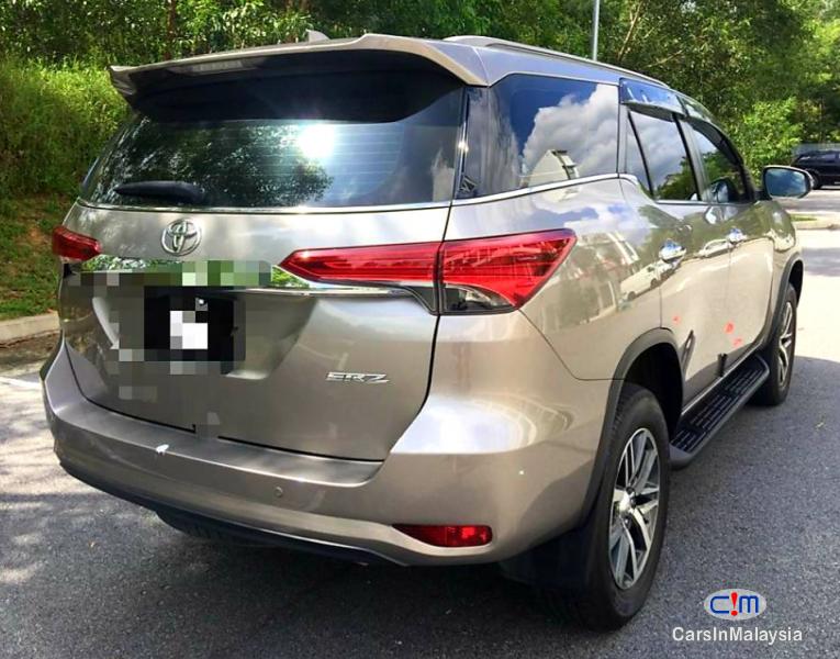 Toyota Fortuner 2.7-LITER 4WD 7 SEATER LUXURY FAMILY SUV Automatic 2017 - image 9