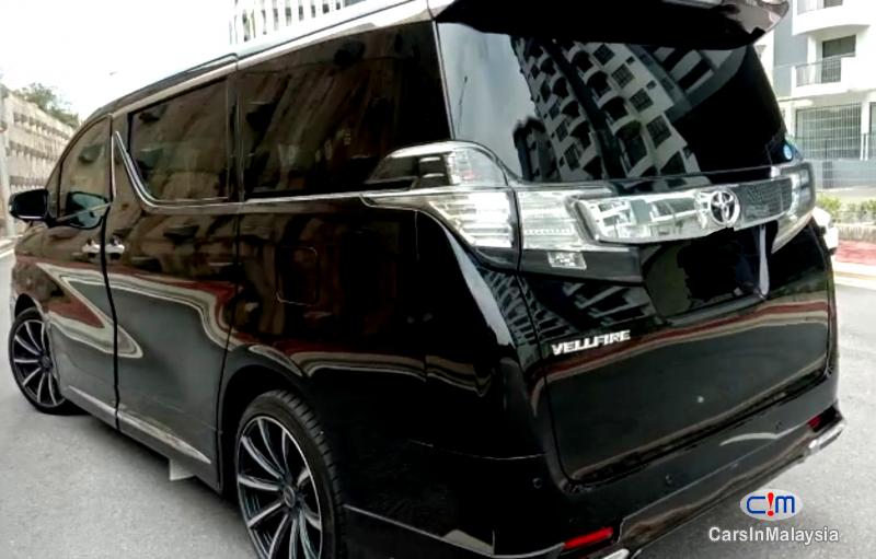 Toyota Vellfire 2.5-LITER LUXURY FAMILY MPV Automatic 2020 - image 2