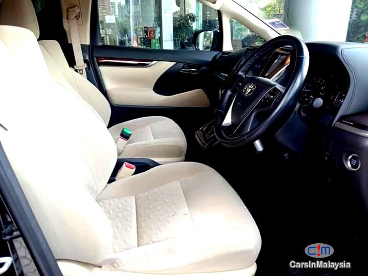 Toyota Vellfire 2.5-LITER LUXURY FAMILY MPV Automatic 2020 - image 4