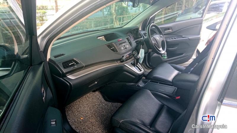 Honda CR-V 2.0-LITER LUXURY 4WD SUV Automatic 2014 in Kuala Lumpur - image