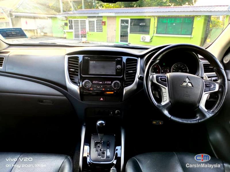 Mitsubishi Triton 2.4-LITER 4WD DOUBLE CAB 4X4 DIESEL TURBO Automatic 2017 - image 9