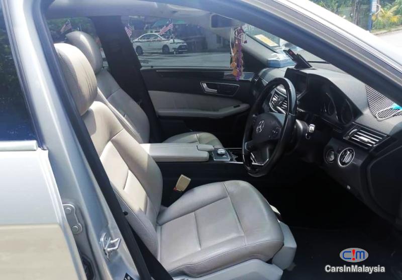 Mercedes Benz E300 3.0-LITER AVANTGARDE LUXURY SEDAN FULLSPEC Automatic 2012 - image 10
