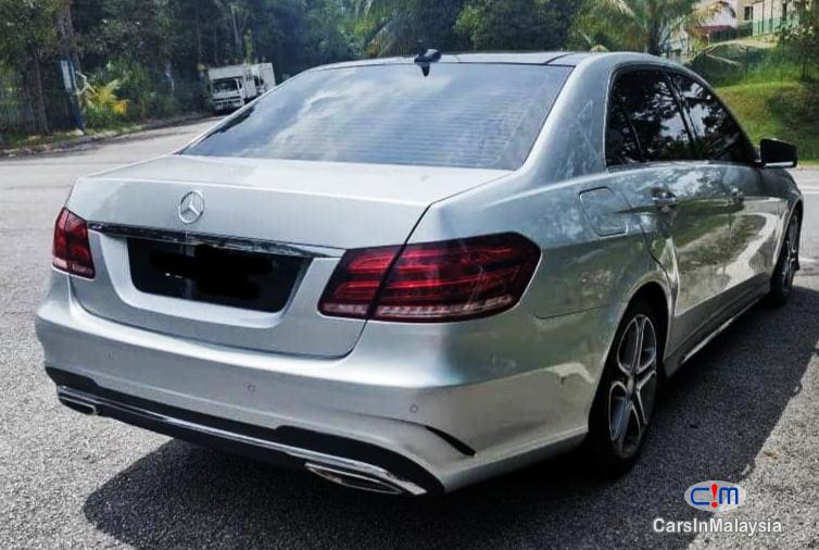 Mercedes Benz E300 3.0-LITER AVANTGARDE LUXURY SEDAN FULLSPEC Automatic 2012 - image 4