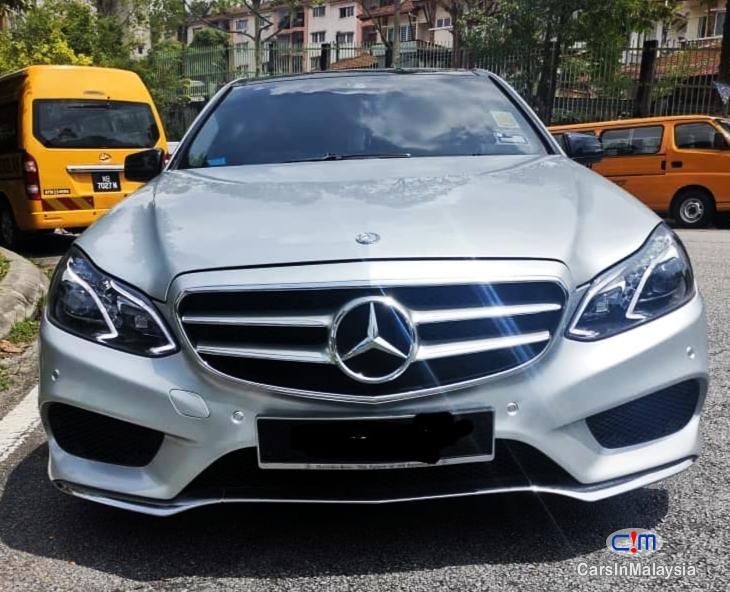 Mercedes Benz E300 3.0-LITER AVANTGARDE LUXURY SEDAN FULLSPEC Automatic 2012 - image 5