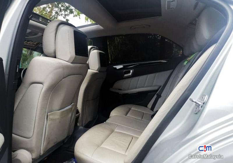 Mercedes Benz E300 3.0-LITER AVANTGARDE LUXURY SEDAN FULLSPEC Automatic 2012 in Malaysia - image