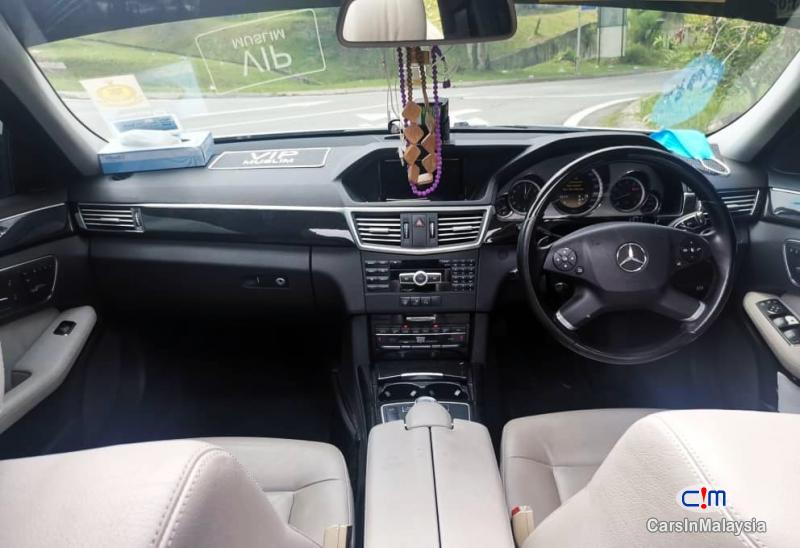 Mercedes Benz E300 3.0-LITER AVANTGARDE LUXURY SEDAN FULLSPEC Automatic 2012 - image 9