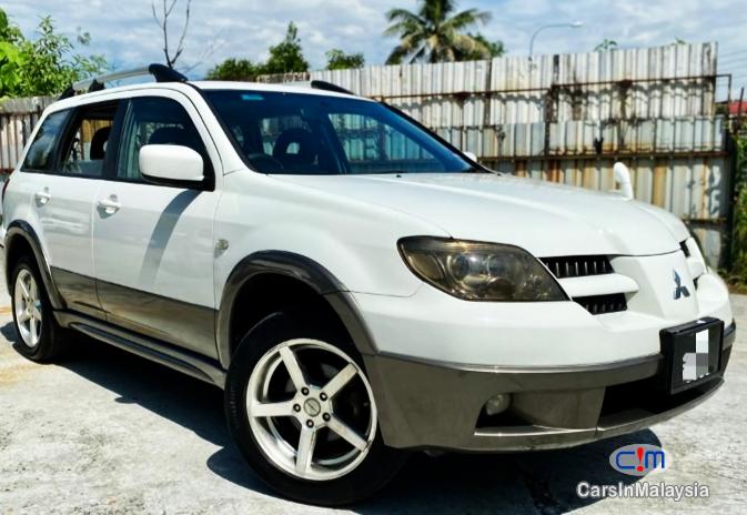 Mitsubishi Outlander 2.4-LITER 5 SEATER FAMILY SUV Automatic 2005 - image 3