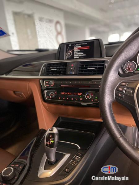 BMW 2.0-LITER SPORT SEDAN KERETA SAMBUNG BAYAR Automatic 2017 in Malaysia - image