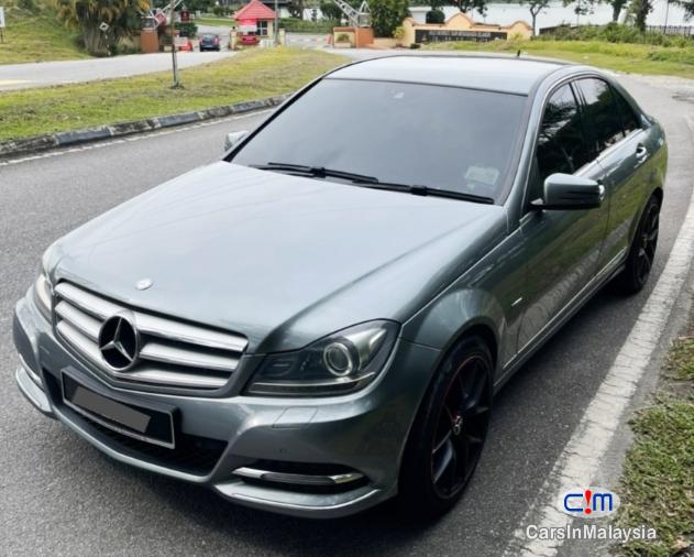 Mercedes Benz C200 CGI 2.0-LITER LUXURY SEDAN Automatic 2014 in Selangor