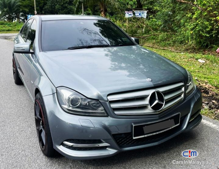 Mercedes Benz C200 CGI 2.0-LITER LUXURY SEDAN Automatic 2014 in Malaysia
