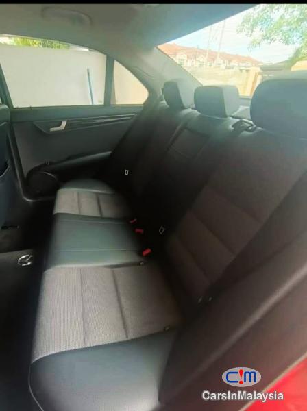 Mercedes Benz C250 CGI 2.0-LITER LUXURY SEDAN Automatic 2013 - image 10