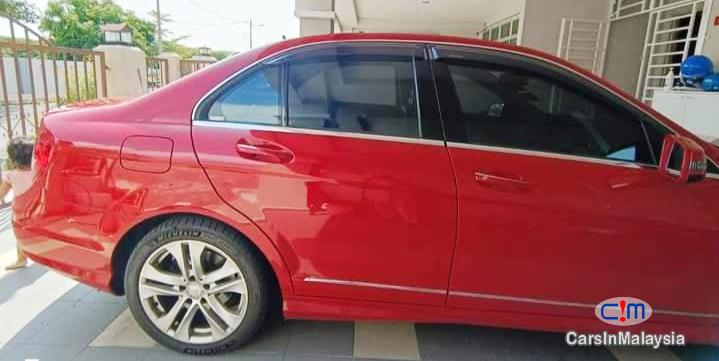 Mercedes Benz C250 CGI 2.0-LITER LUXURY SEDAN Automatic 2013 - image 13