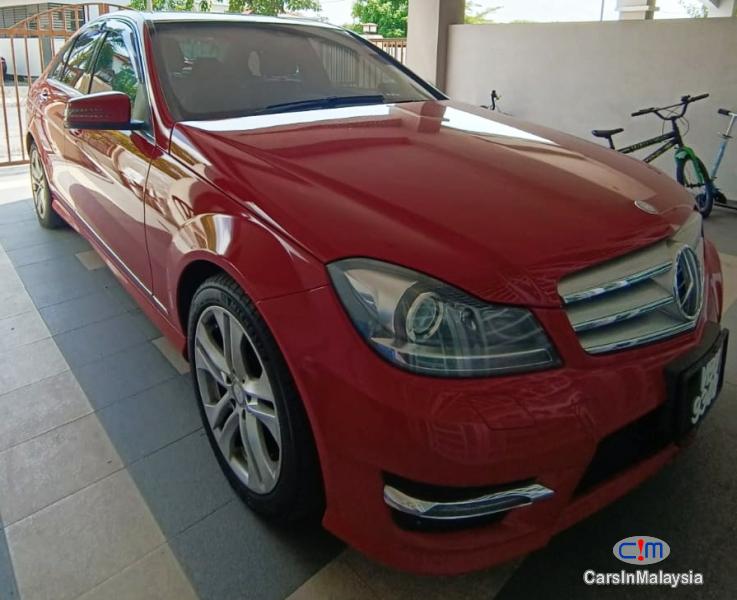 Mercedes Benz C250 CGI 2.0-LITER LUXURY SEDAN Automatic 2013 - image 3