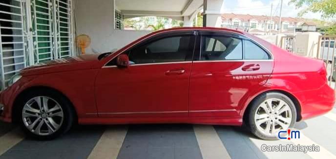 Mercedes Benz C250 CGI 2.0-LITER LUXURY SEDAN Automatic 2013 - image 4