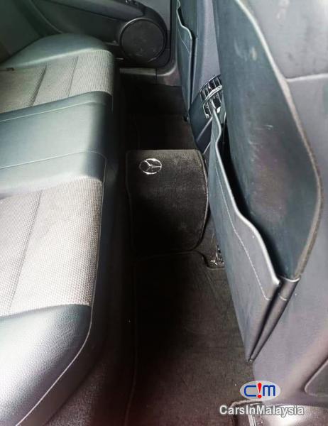 Mercedes Benz C250 CGI 2.0-LITER LUXURY SEDAN Automatic 2013 - image 8