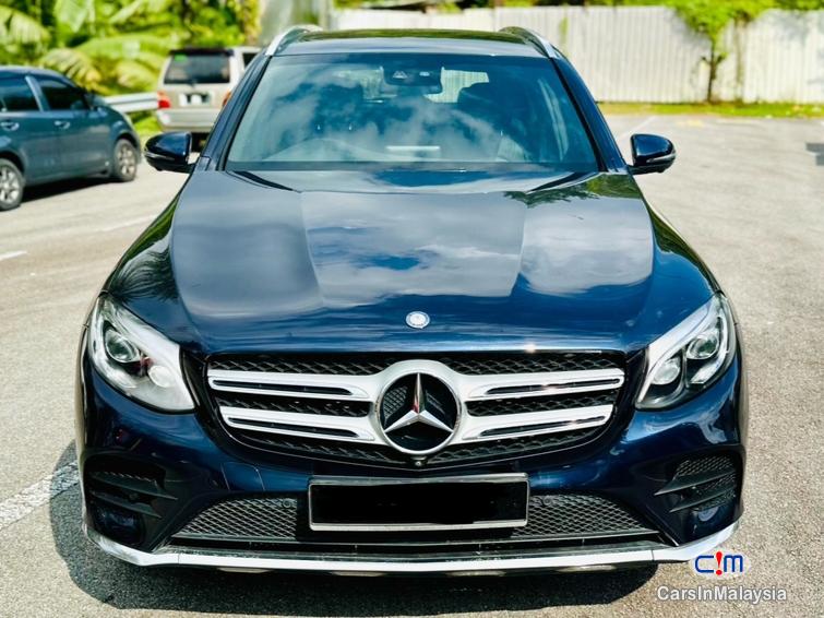 Mercedes Benz GLC250 2.0-LITER FAMILY LUXURY SUV CONTINUE LOAN Automatic 2023 - image 3