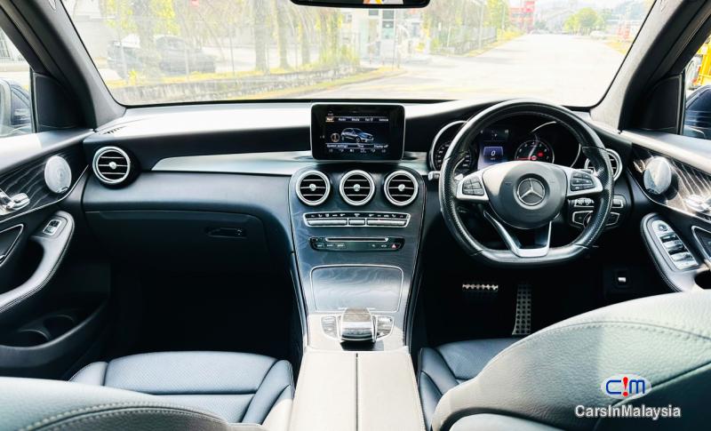 Mercedes Benz GLC250 2.0-LITER FAMILY LUXURY SUV CONTINUE LOAN Automatic 2023 - image 5