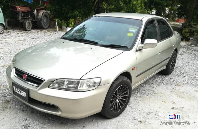 Honda Accord Automatic 2001 - image 2