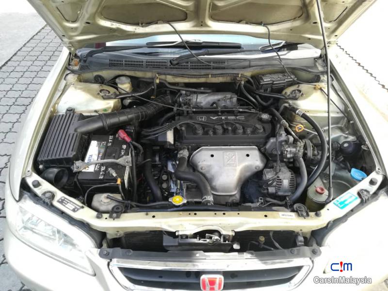 Honda Accord Automatic 2001 - image 5