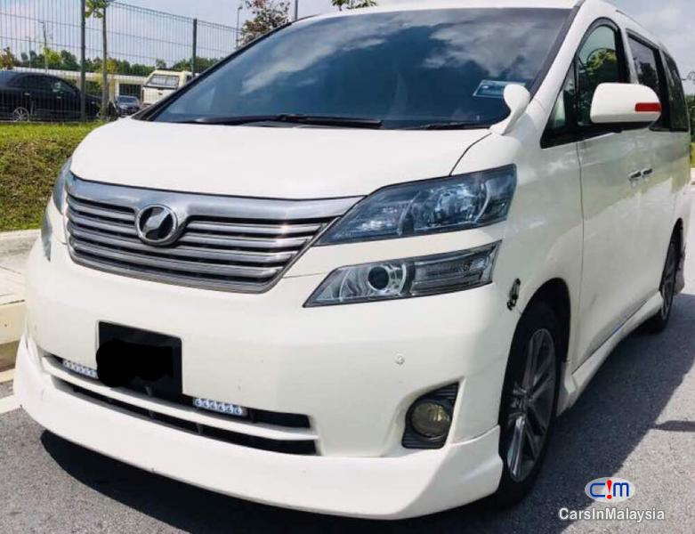 Picture of Toyota Vellfire Automatic 2010
