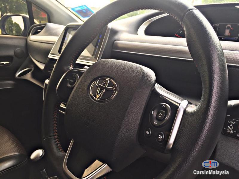 Toyota Sienta MPV Automatic 2018 - image 11