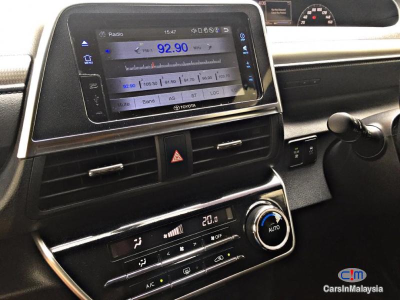 Toyota Sienta MPV Automatic 2018 - image 12