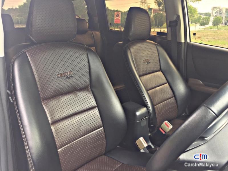 Toyota Sienta MPV Automatic 2018 - image 6