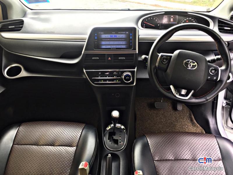 Toyota Sienta MPV Automatic 2018 - image 8