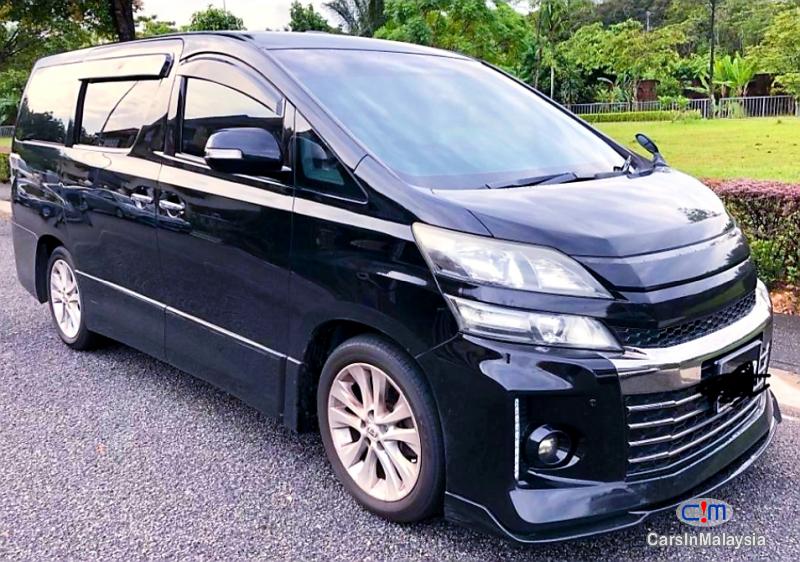 Toyota Vellfire 2.4-LITER FULLSPEC LUXURY FAMILY MPV Automatic 2014 - image 3
