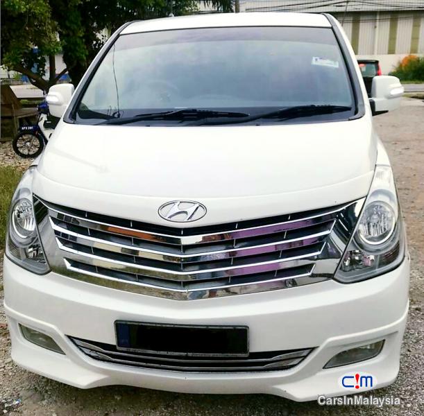 Hyundai Grand Starex 2.5-LITER DIESEL FAMILY MPV FULLSPEC Automatic 2013 - image 2