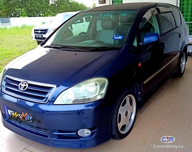 Toyota Ipsum 2.4-LITER FAMILY MPV 7 SEATER Automatic 2010