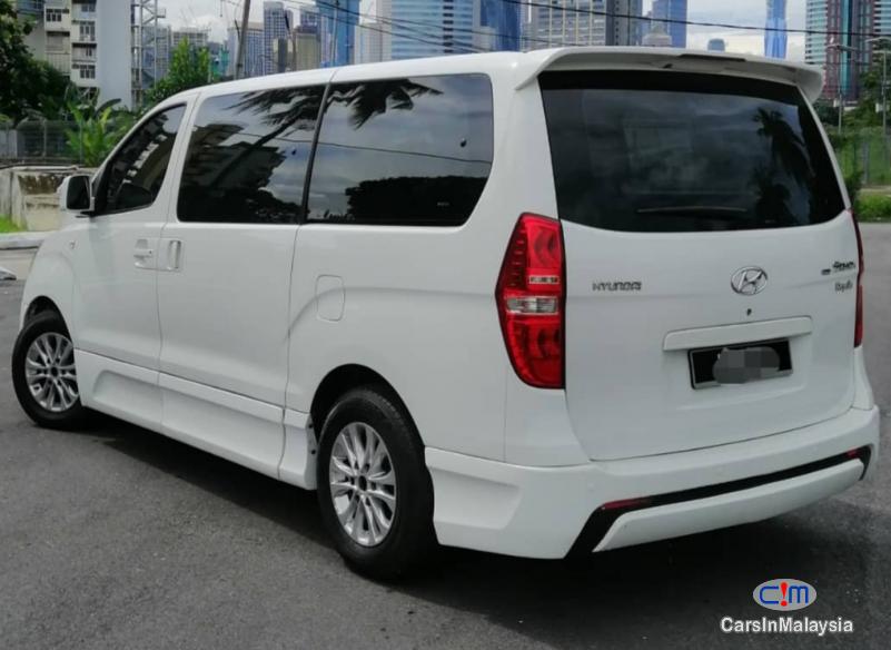 Hyundai Starex 2.5-LITER FAMIY MPV DIESEL TURBO Automatic 2014