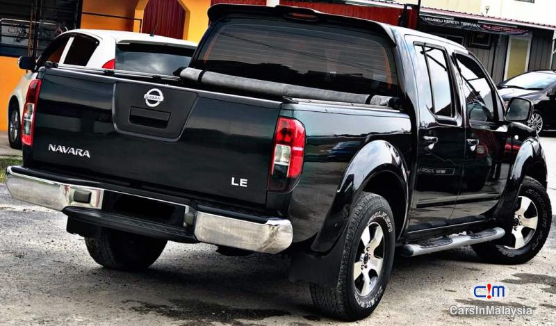 Nissan Navara 4WD 4X4 DOUBLE CAB Automatic 2013 in Malaysia