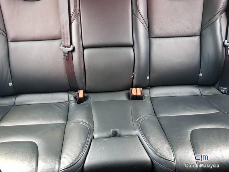 Volvo V40 Cross Country 2.0 Liter Luxury Turbo Automatic 2014 - image 11