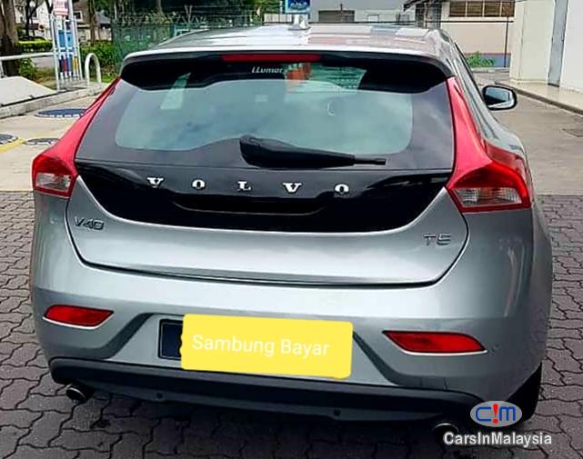 Volvo V40 Cross Country 2.0 Liter Luxury Turbo Automatic 2014 in Selangor