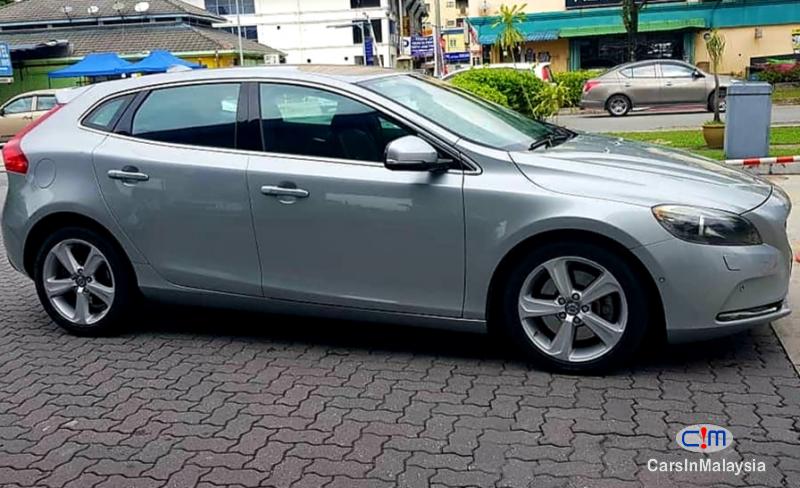 Picture of Volvo V40 Cross Country 2.0 Liter Luxury Turbo Automatic 2014 in Selangor