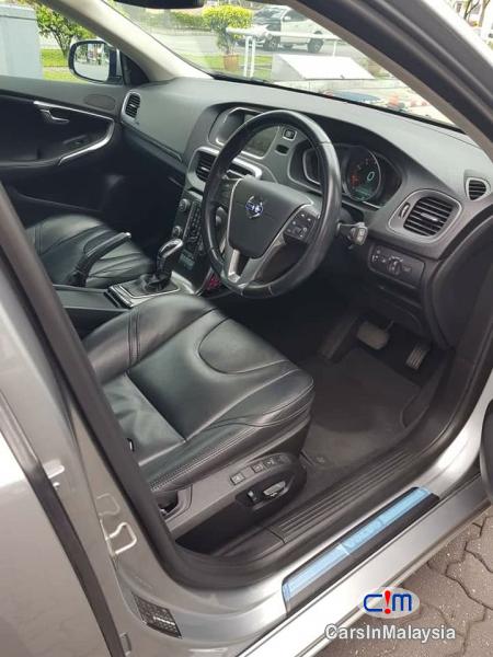 Picture of Volvo V40 Cross Country 2.0 Liter Luxury Turbo Automatic 2014 in Malaysia